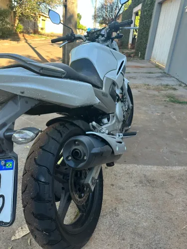 Yamaha Fazer YS250 2013/2014 | 26 mil km | Excelente Estado