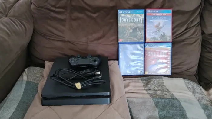 Ps4 usado bom estado 