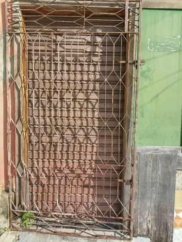 Porta e janelas sanfonada de ferro