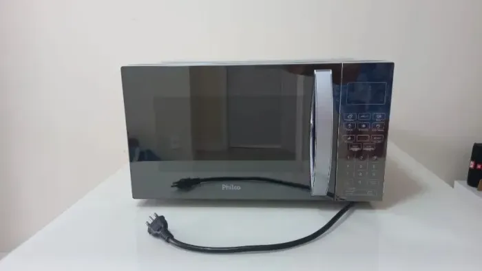 Microondas espelhado 25 litros semi novo