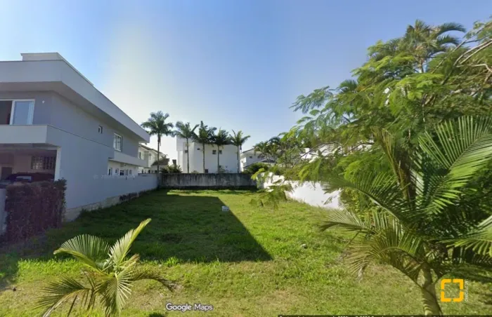BROGNOLI VENDE - TERRENO COM 450M2 - JURERÊ INTERNACIONAL