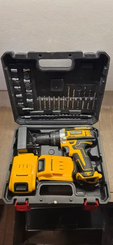Kit parafusadeira e furadeira a bateria 24v. Completo 2 bat. + maleta.