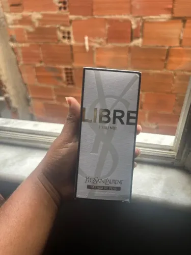 LIBRE LEAU NUE