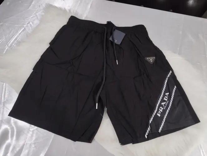 Bermuda Prada tamanho G serve M também nylon foto real