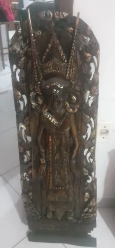 Escultura de madeira 
