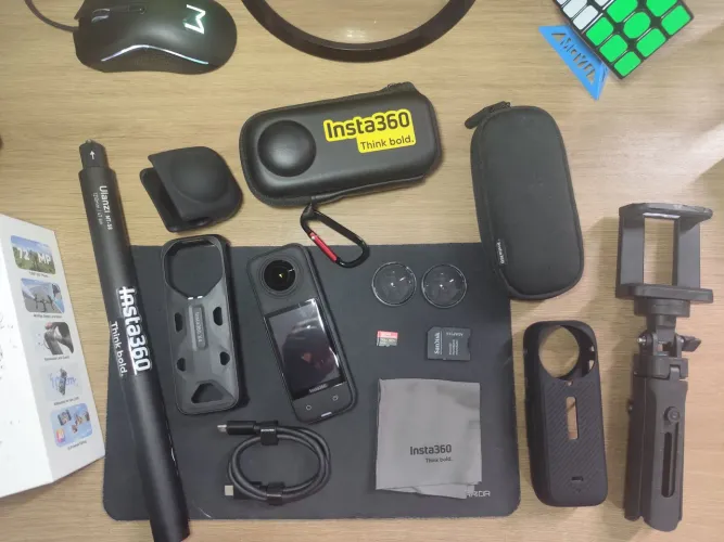 INSTA360 X4 8K 360° + KIT COMPLETO DE ACESSÓRIOS - SEMINOVA
