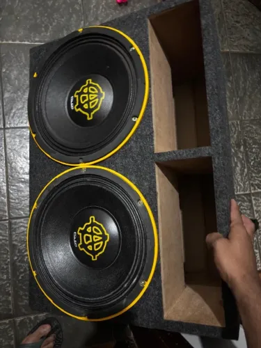 Vendo 2 auto falantes de 12 polegadas de 1250 rms cada um