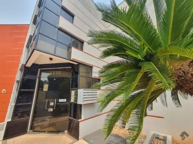 Sala Comercial no Monte Castelo/Jardim dos Estados - 50m2 com duas vagas cobertas