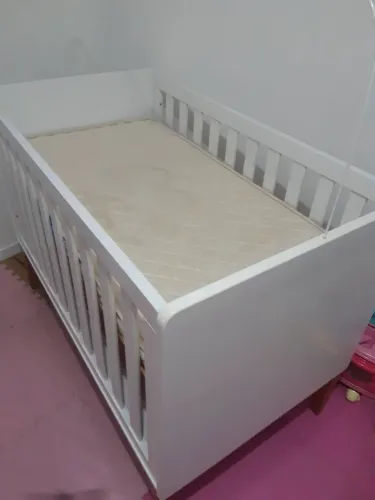 Berço/cama infantil, ótimo estado.Todo maciço.