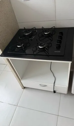 Cooktop + balcão com rodinhas