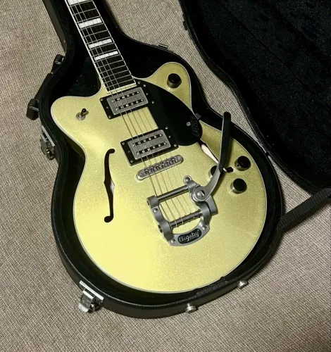 Guitarra Gretsch G2655T Gold Sparkle Streamliner com Hard Case