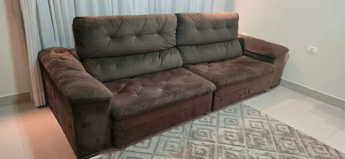Sofa cama retrátil vendo ,lindo e confortável medida de 3. Mts e assento 2.40 mts