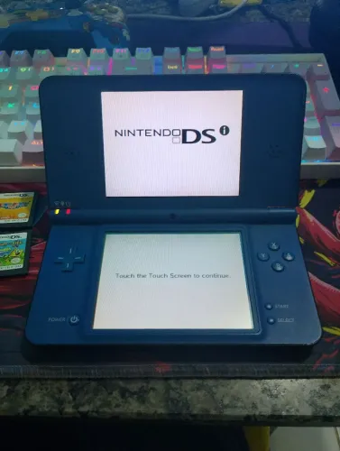 Nintendo DSi XL com 10 Cartuchos e Desbloqueado