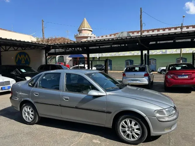 Chevrolet Vectra CD 2.2 16V / 2.0 16V Mec./aut. 1997