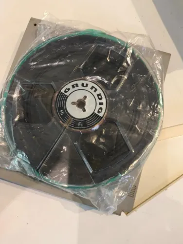 Fita magnética de rolo vintage da marca Grundig PARA GRAVADOR DE ROLO - USADA 