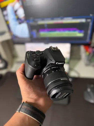 Canon Sl3 Seminova + Lente 18-55