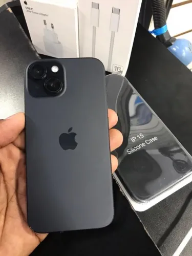 iPhone 15 128GB