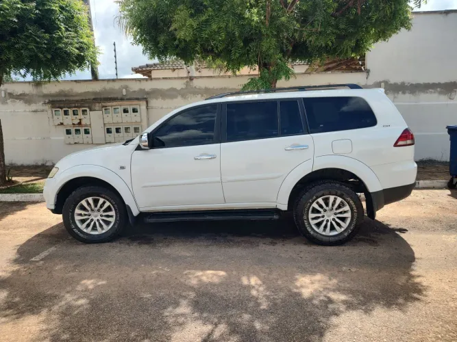 Mitsubishi Pajero Dakar HPE 3.2 4X4 T.I Dies 5P AUT 2015