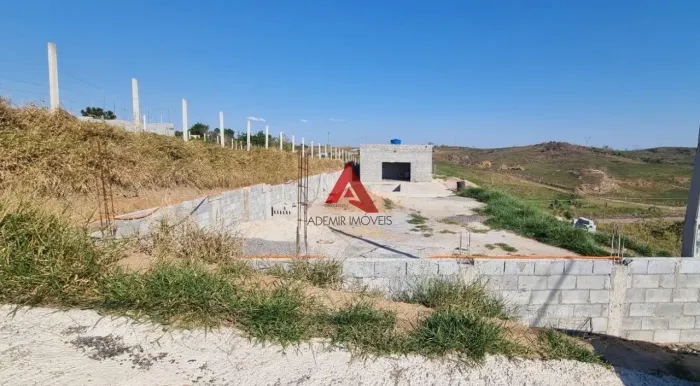 Chácara à Venda - Loteamento Recanto da Figueira - Jacareí (SP)