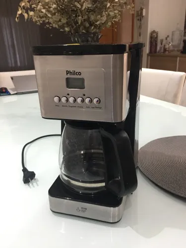 Cafeteira Elétrica Philco PCF40B 1,6L Com Painel Digital 40 Xícaras 1000W 220V