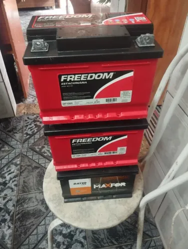 Bateria estacionária semi nova freedom 70ah