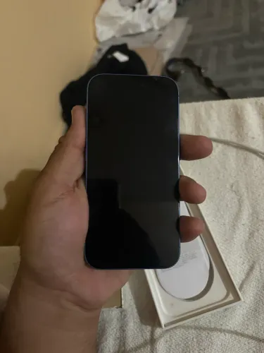 iPhone 16 com defeito na placa 