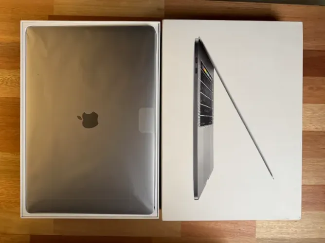MacBook Pro 15" | 2017 | 16Gb RAM | 512 GB SSD | + CASE COURO original Apple | Caixas
