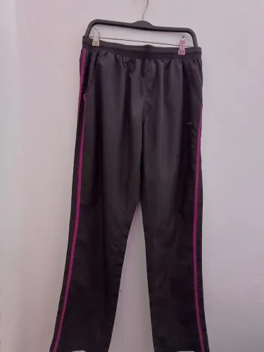 Calça de tactel da Rainha, G, veste 38.