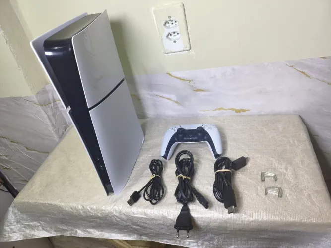 PS5 aceito cartão ate 18x/vendo ou troco ps4 ou Xbox series s mais volta em dinheiro p mim