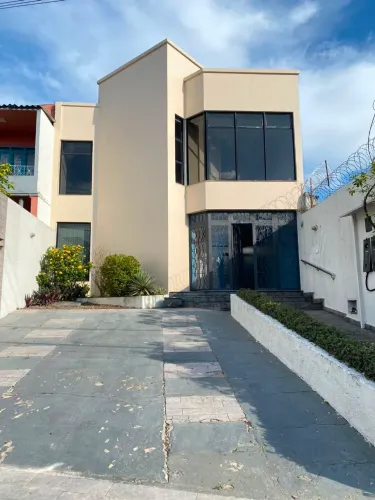 Ponto comercial para clínicas,escritos e vários tipos de negócios. Centro.