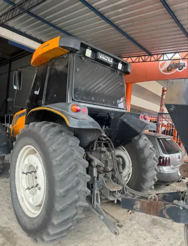Trator Valtra bm100 ano 2015 cabina do 