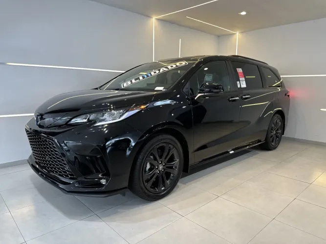 Toyota Sienna 2.5 VVT-I Hybrid XSE 2025