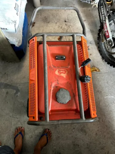 Gerador Husqvarna G5500p Gasolina 11,4hp Potencia 5500w
