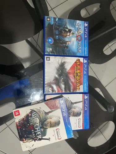 LOTE PS4 ? 2 GOD OF WAR + THE WITCHER 3