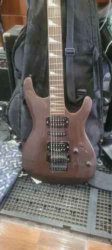 Vendo guitarra Ibanez GIO