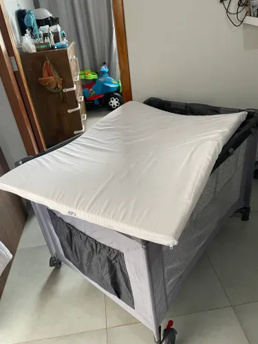 Berço cercado portátil para bebê infinity Premium Baby cinza