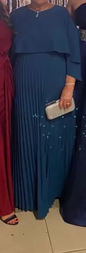 Vestido azul plissado plus size