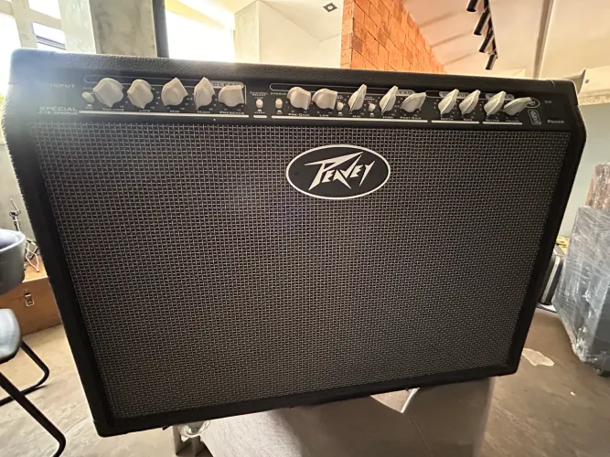 Caixa Peavey 212 CHORUS guitarra