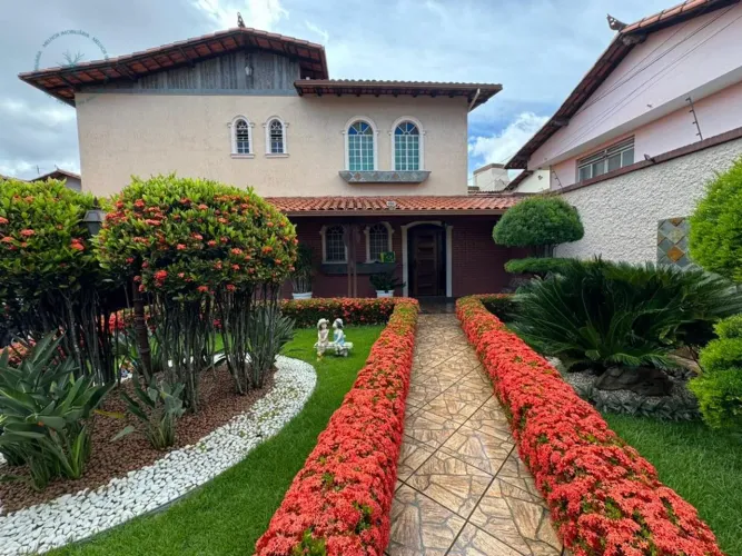 Casa à Venda no Bairro Planalto, Belo Horizonte - MG