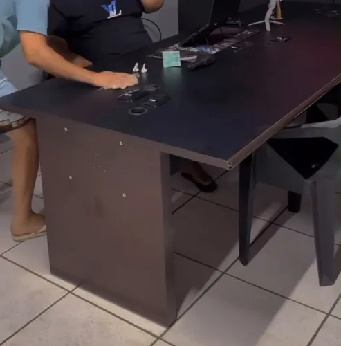 Vendo mesa escritório
