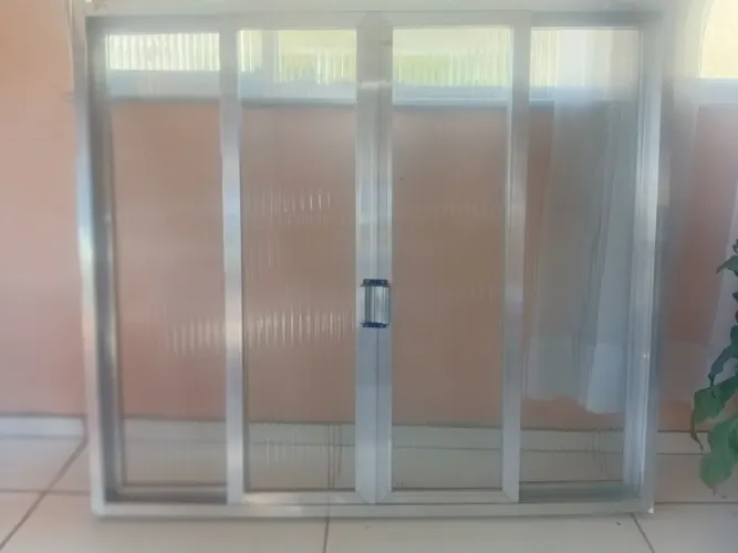 Janela de alumínio 