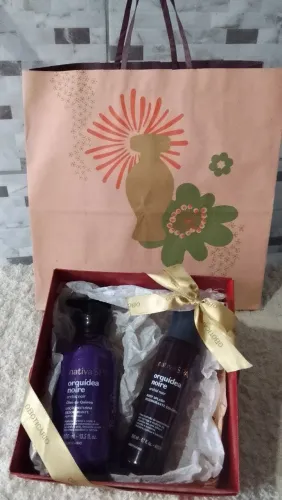 Kit Presente Hidratante e body Splash Noire boticário 
