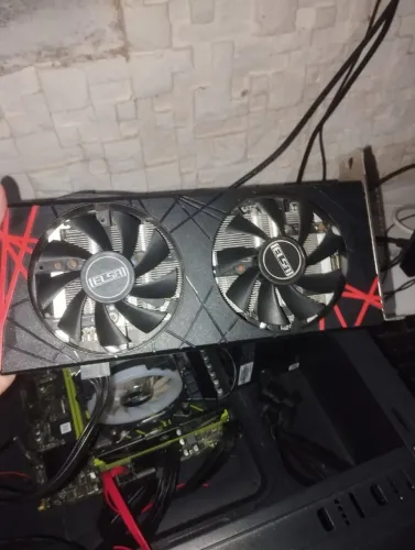 RX 580 ( valor negociável e trocas)