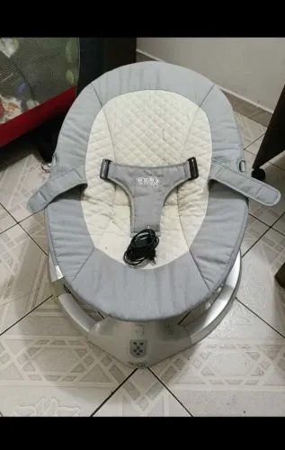 Cadeira de balanço infantil