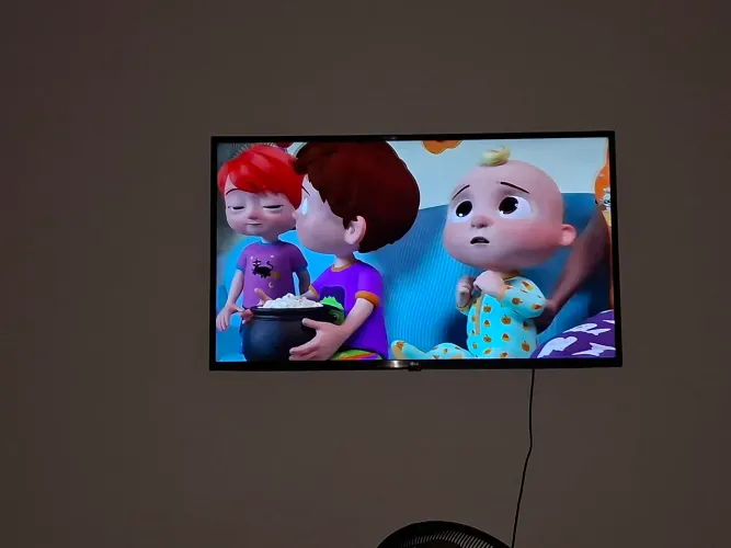Tv LG 42" com amazon Fire TV