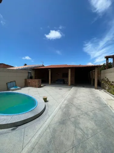 Alugo casa na Barra de São Miguel , disponível para Carnaval .