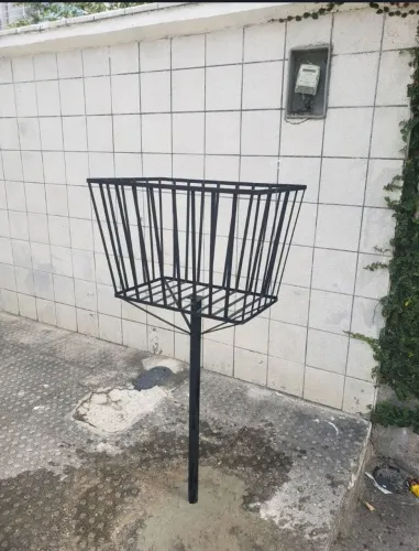 Lixeira para calçada com entrega e instalação 