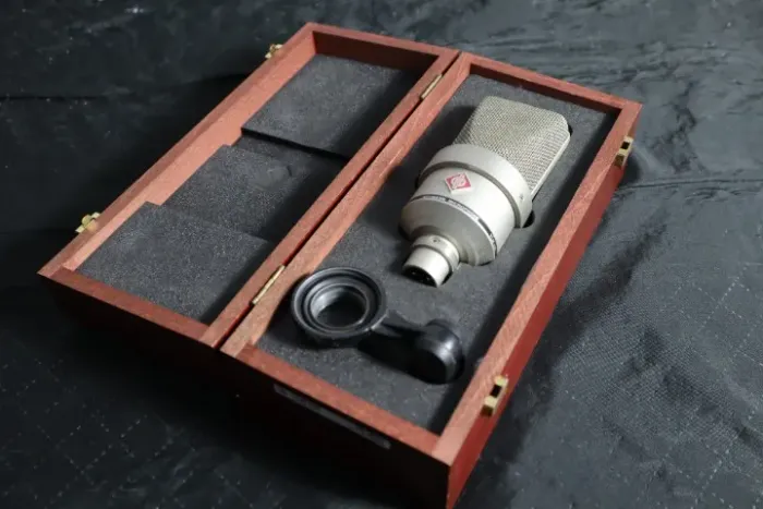 Neumann TLM 103 Silver / Prata Niquel (Como novo) + Caixa e cachimbo original