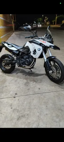 Moto em ótimo estado.