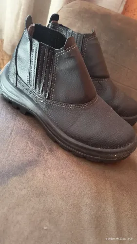 Sapato bico de aço novinho número 39